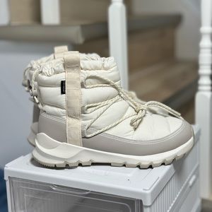 Winter boots the north face thermoball (waterproof)